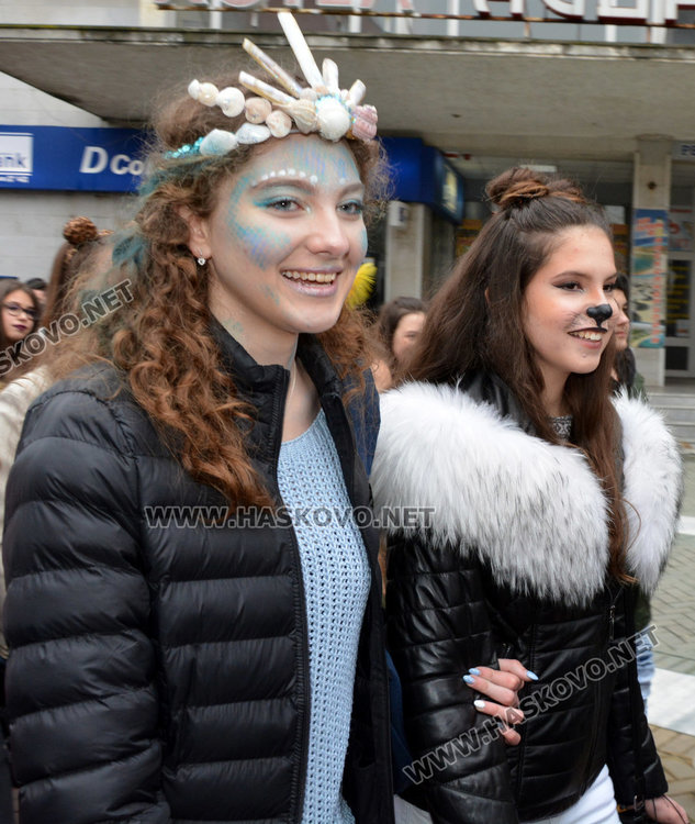  „Неон в джунглата“ на фашинга на Езиковата