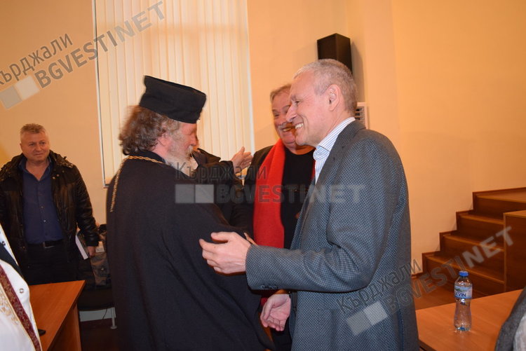 Поличба: Папата благославя трабанта на Соломон Паси, получаваме покани за НАТО и ЕС