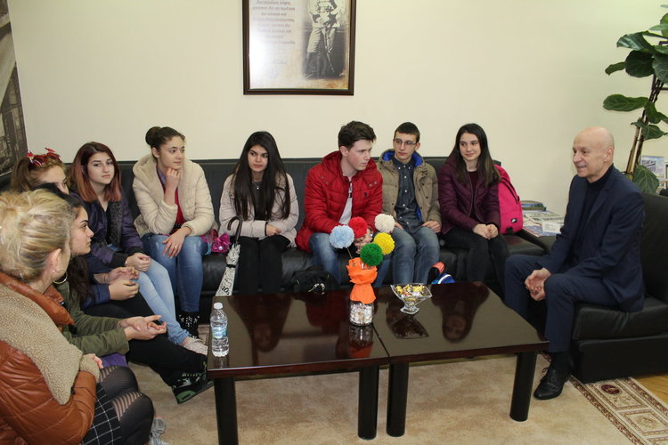 Кметът на среща с участници от клуб „Гражданско образование“ от ФСГ  