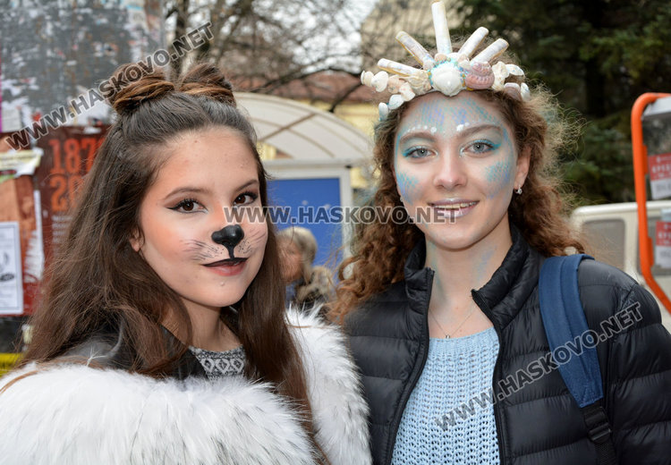  „Неон в джунглата“ на фашинга на Езиковата