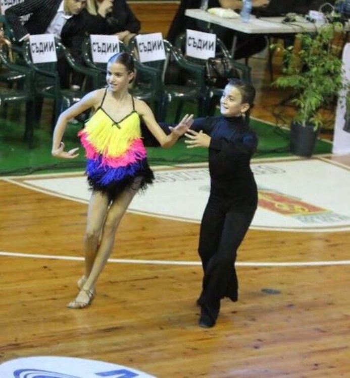 Танцьорите от „Гранд“ Марин и Диляна на фестивал в Атина и лагер с топ треньори