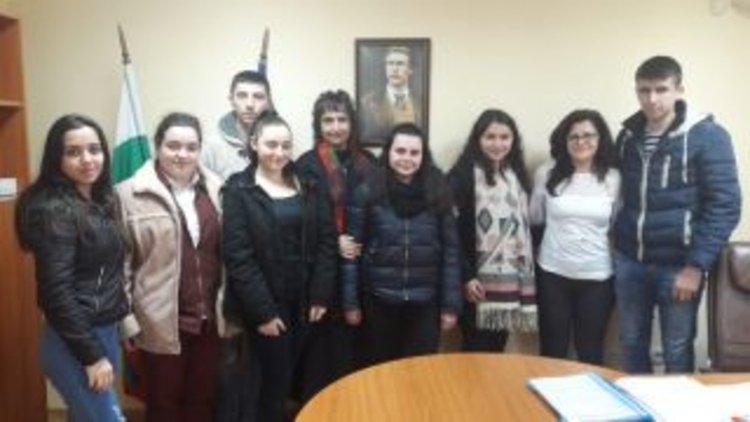 Алековци на посещение в Областната администрация