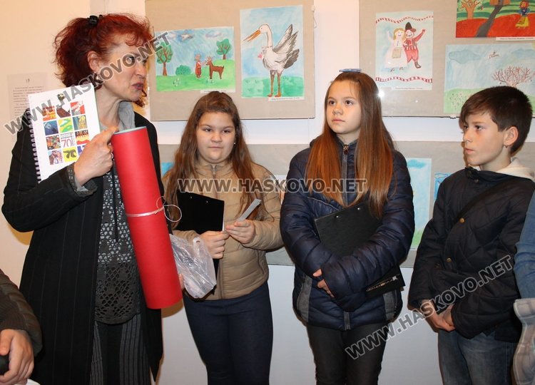 Алековци подредиха пролетна изложба в димитровградската галерия