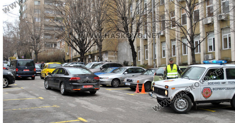 Военни аташета се запознаха с работата на гарнизона в Хасково