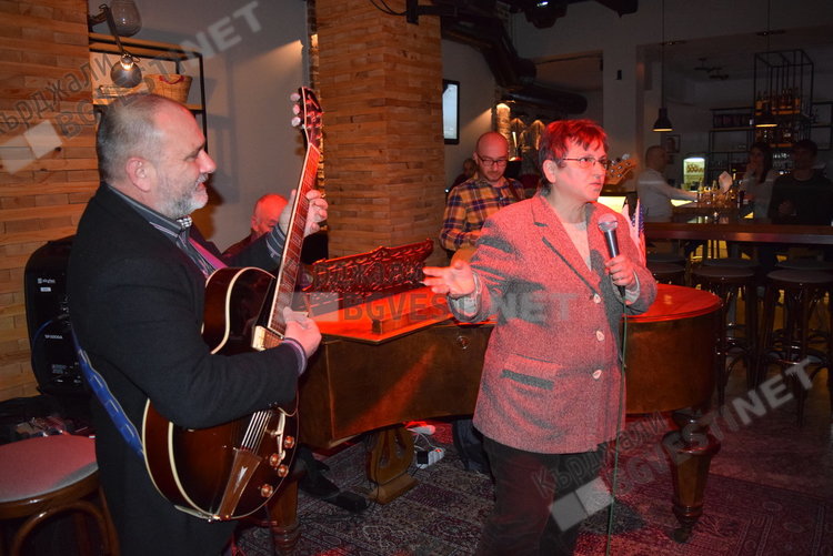 Носител на държавен орден на Унгария свири за Месеца на Америка в Кърджали