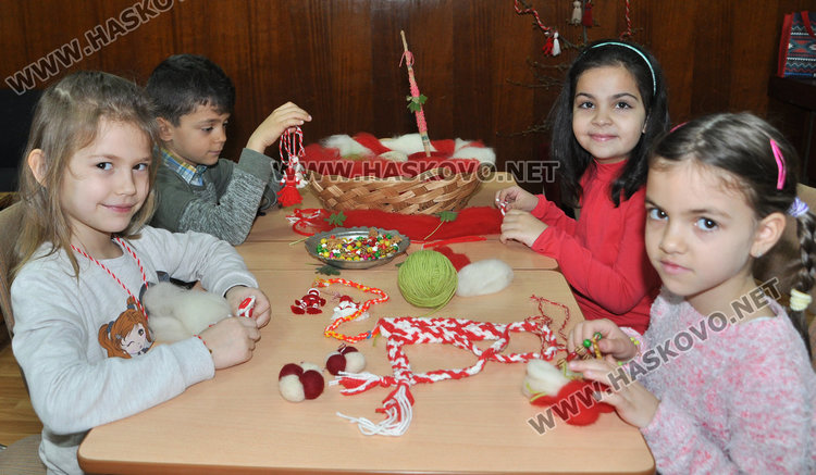 Работилничка за мартеници събра деца и родители в музея