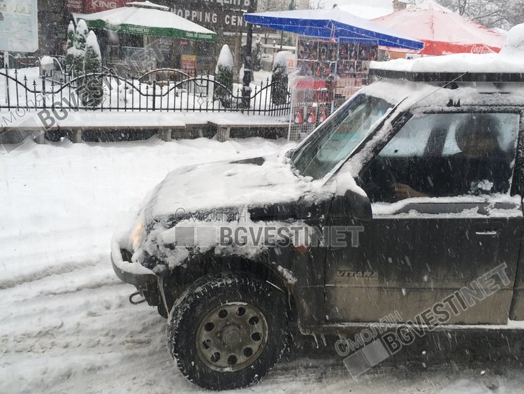 21 произшествия за 4 часа, трима ранени, навсякъде с вериги /видео/