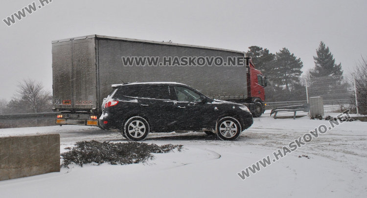 Закъсали тирове и коли затапиха улици в Хасково, горя и къща в „Република“