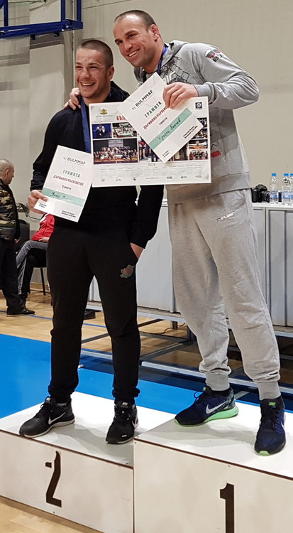 Христо Бончев (вдясно)