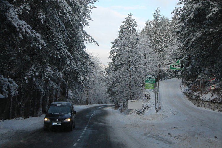 Навявания до 50 см, най-много при Ардино и Черноочене