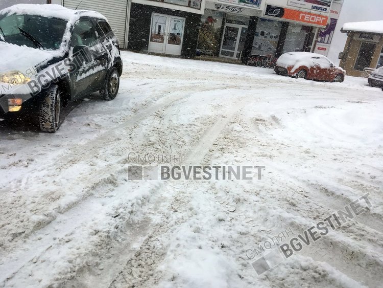 Община Смолян: Всички катастрофи от днес са заради несъобразена скорост и неподходящи гуми