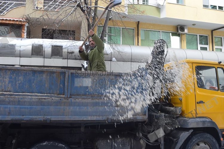 Не се потвърдиха прогнозите за обилни снеговалежи в Кърджали,снежната покривка е едва 15 см