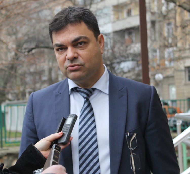 Кметът на Димитровград Иво Димов публикува на своя личен профил във Фейсбук съобщения, които са му изпратили ученици от Димитровград