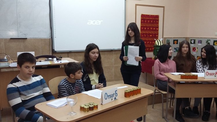92-годишен пчелар оцени знанията на ученици за пчелите и меда