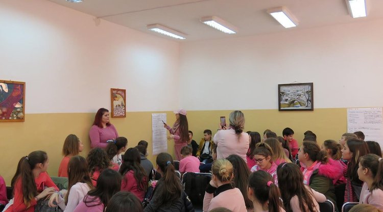 Алековци отбелязаха Деня на розовата фланелка