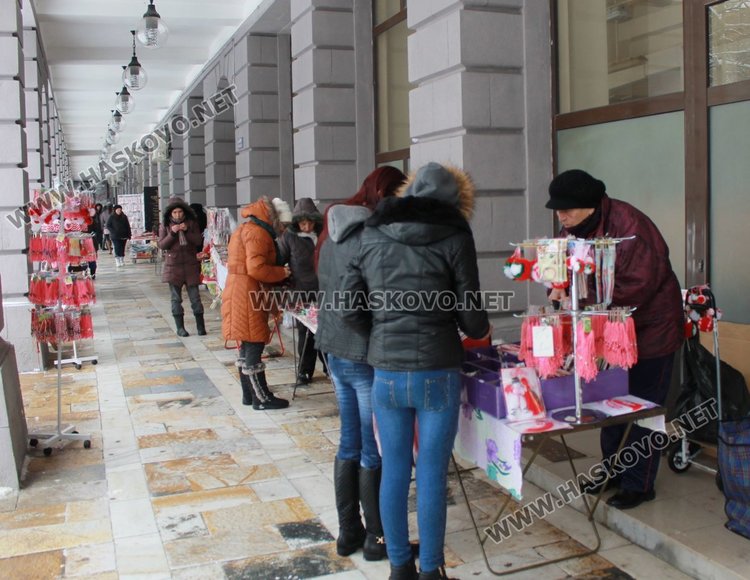 С атракции привличат купувачи на мартеници в Димитровград
