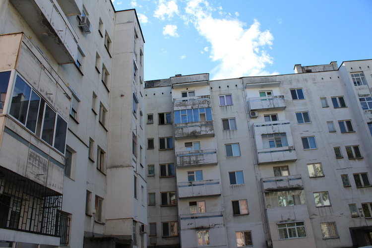 Търсят фирми за саниране на 10 блока в Хасково