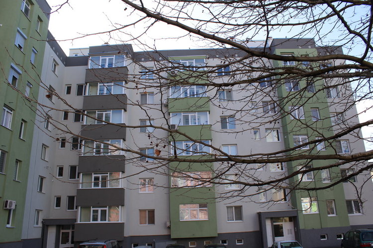 Търсят фирми за саниране на 10 блока в Хасково
