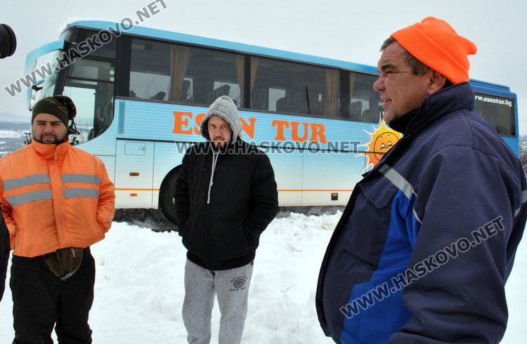 Недялко Петков (вдясно)