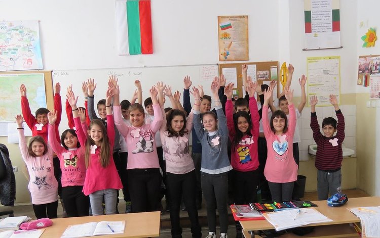 С поредица инициативи за трета поредна година учениците от ОУ“Алеко Константинов“- Димитровград се включиха в Деня срещу тормоза в училище