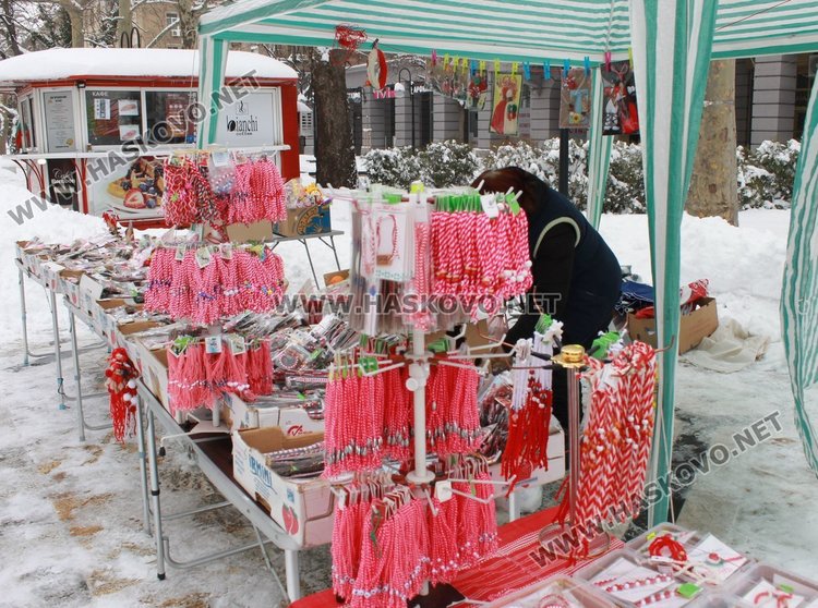 С атракции привличат купувачи на мартеници в Димитровград