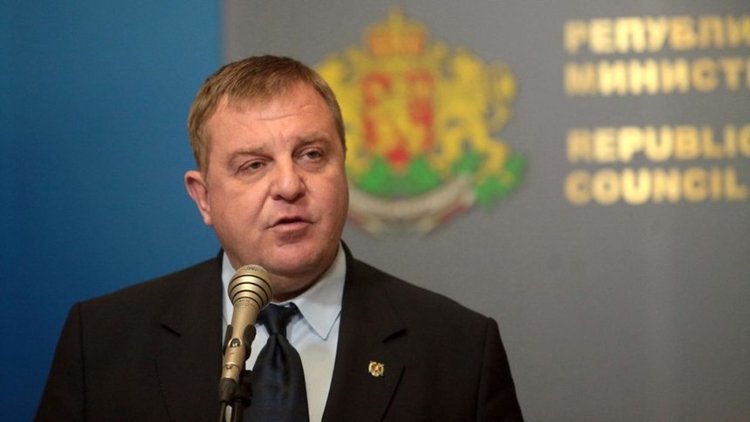 Каракачанов категоричен: Кабинетът няма вина за ЧЕЗ