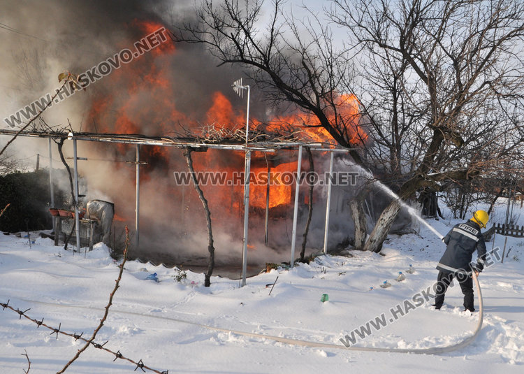 Кюмбе подпали постройка във вилна зона Куба