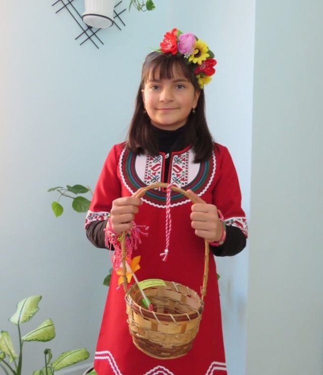 Посрещнаха Баба Марта и в ОУ "Алеко Константинов"