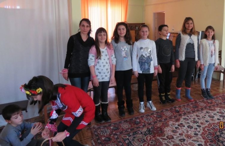 Посрещнаха Баба Марта и в ОУ "Алеко Константинов"