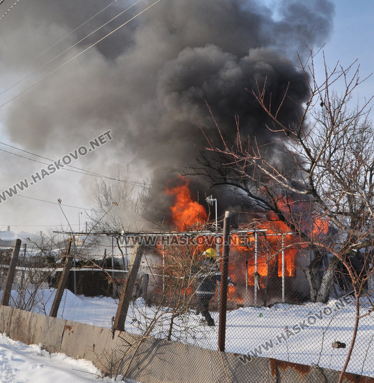 Кюмбе подпали постройка във вилна зона Куба