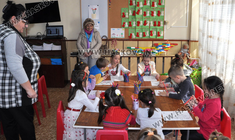 Легенда за мартениците на хан Аспарух научиха деца от забавачката 