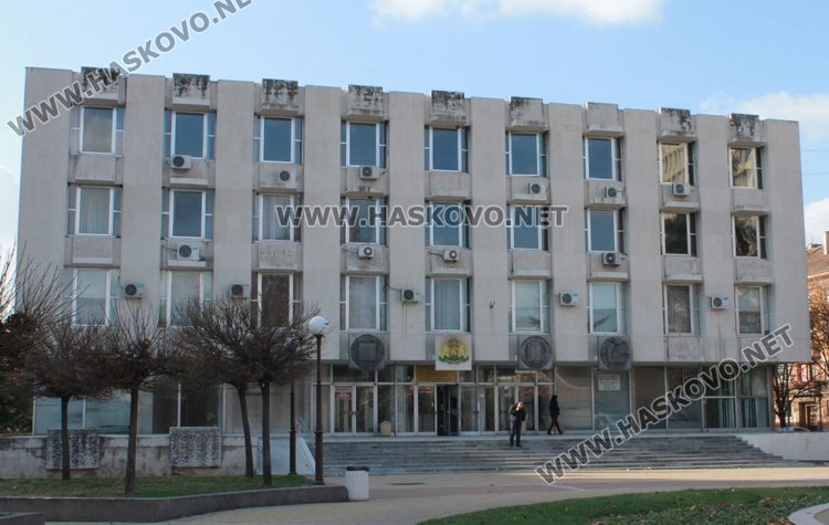 Осъдиха майката, посегнала на учителка в Меричлери