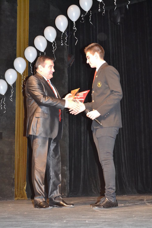 „Даскеер“-ите отново зарадваха учителите на „Славейков“