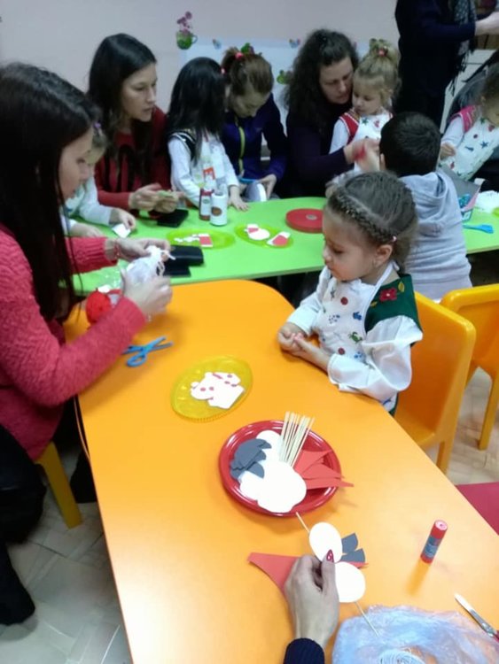 Баба Марта ще гостува в димитровградските градини днес