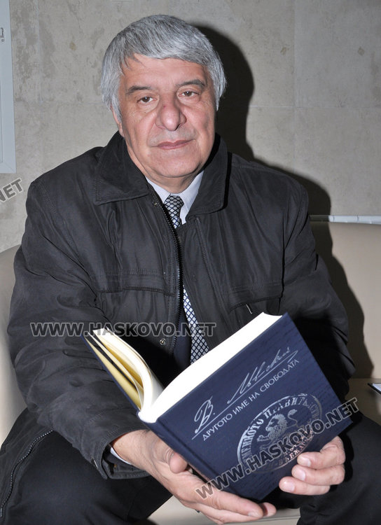 Проф. Пламен Павлов: Левски продължава да е подценяван