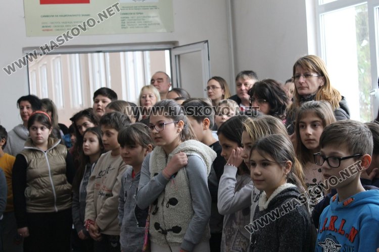 С рецитал- спектакъл започнаха тържествата за 60-годишнината на СУ "Любен Каравелов"