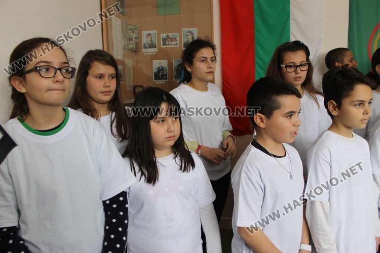 С рецитал- спектакъл започнаха тържествата за 60-годишнината на СУ "Любен Каравелов"