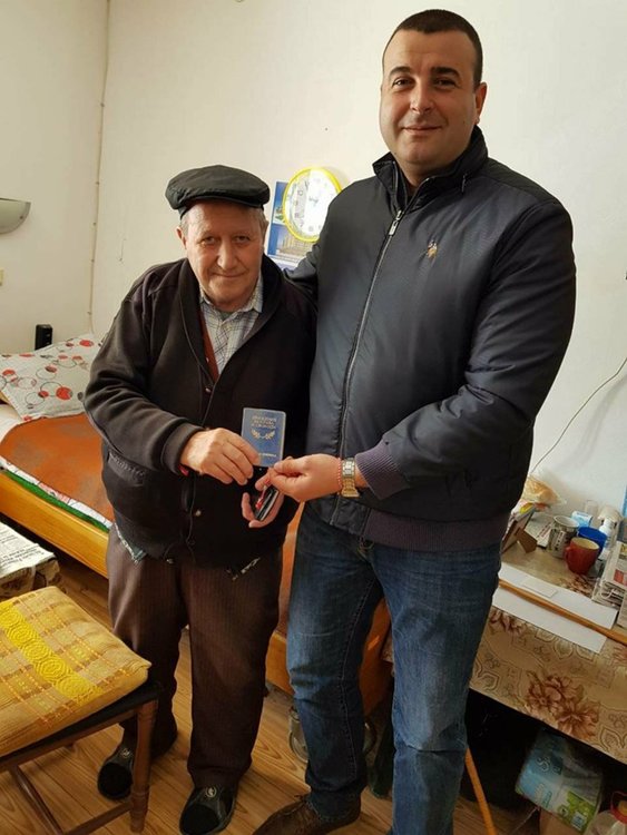 Над 300 мартеници раздадоха за здраве младежите от ДПС в Кърджали