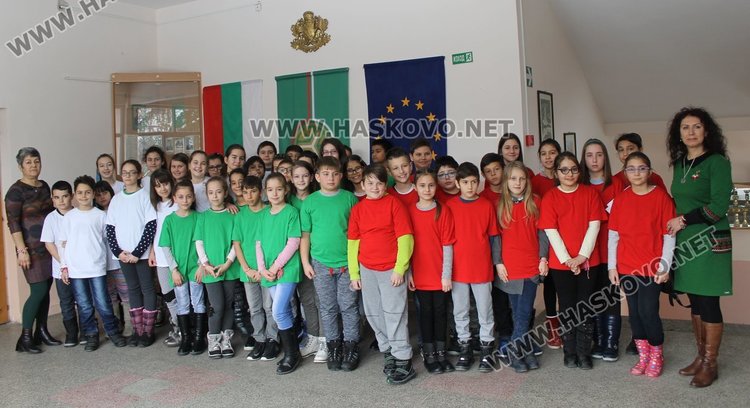 С рецитал- спектакъл започнаха тържествата за 60-годишнината на СУ "Любен Каравелов"