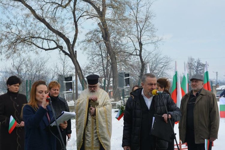 5-метров трибагреник за 3-ти март в Харманли, богата програма и в Свиленград