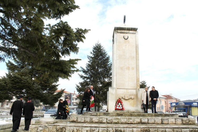 5-метров трибагреник за 3-ти март в Харманли, богата програма и в Свиленград
