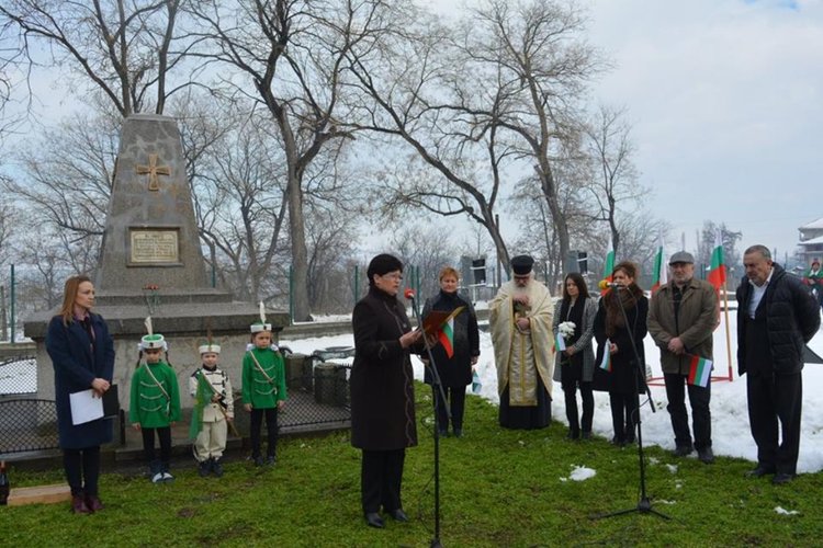 5-метров трибагреник за 3-ти март в Харманли, богата програма и в Свиленград