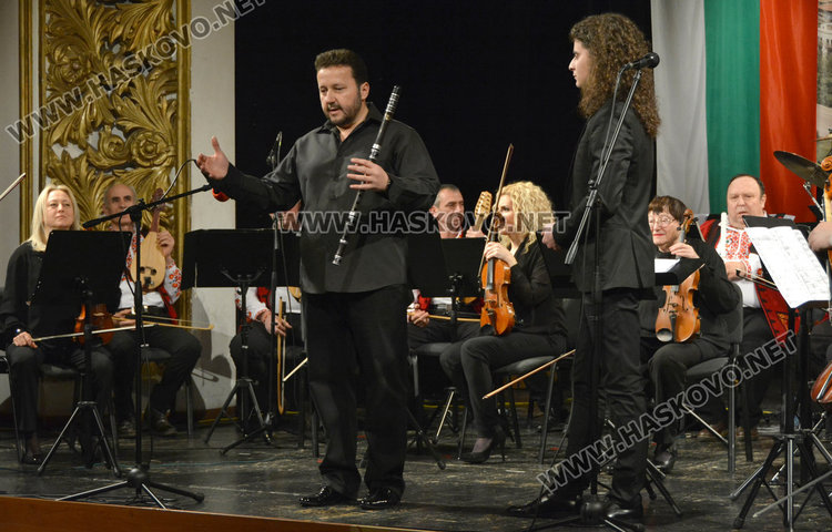 Тържественият концерт за 3-ти март препълни с почитатели театъра