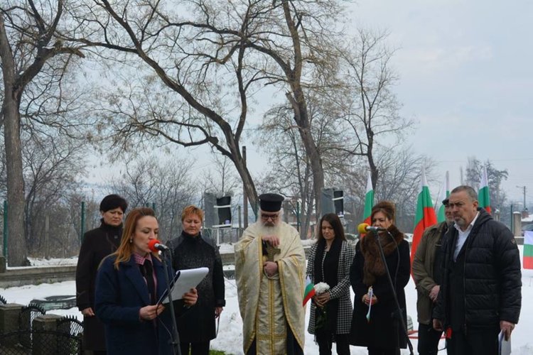 5-метров трибагреник за 3-ти март в Харманли, богата програма и в Свиленград