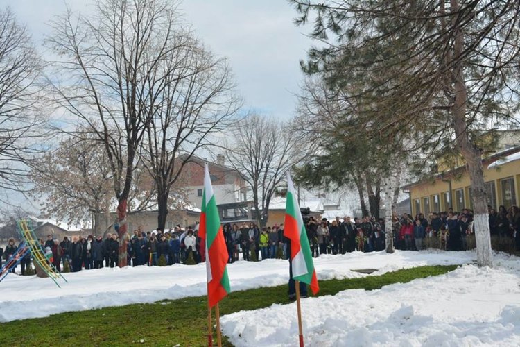 5-метров трибагреник за 3-ти март в Харманли, богата програма и в Свиленград