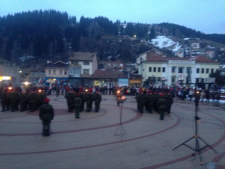 Заместник-областните управители почетоха тържествата за Трети март в Ягодина, Чепеларе и Широка лъка