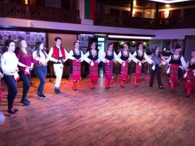 Златоград празнува с масова възстановка на мегдана в стария град