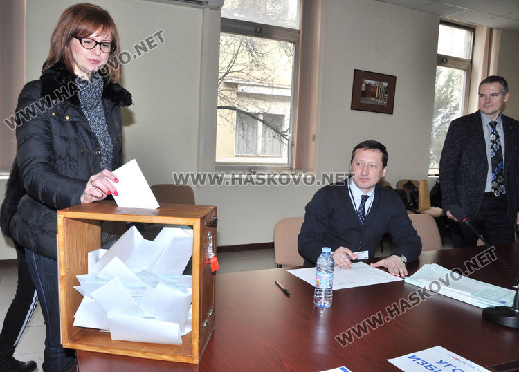 В Хасково гласуваха за президент на Русия