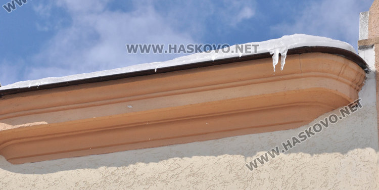 До 10 градуса в неделя, продължава снеготопенето