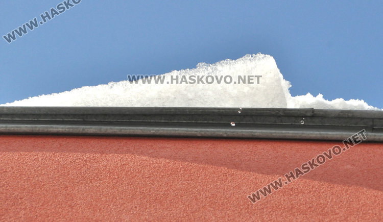 До 10 градуса в неделя, продължава снеготопенето